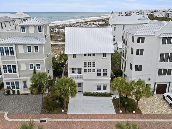 2nd image of 26 Blue Coast Ct