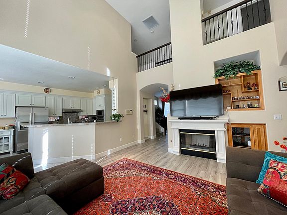 2nd image of 4021 Louvre Ave