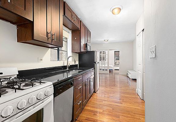 3rd image of 343 E 51st St APT 5C