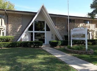 100 Sunset Dr APT 209, Cary, IL 60013
