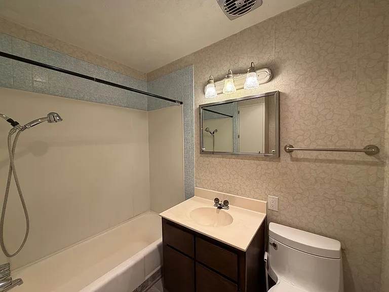 337 Glorieta St NE — Photo 11