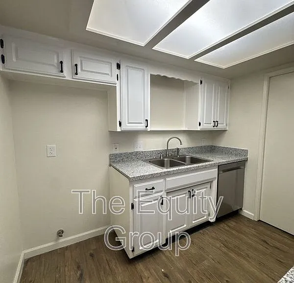 148 S Peppertree St — Photo 11