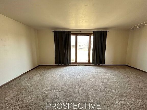 3rd image of 622 Ross Dr