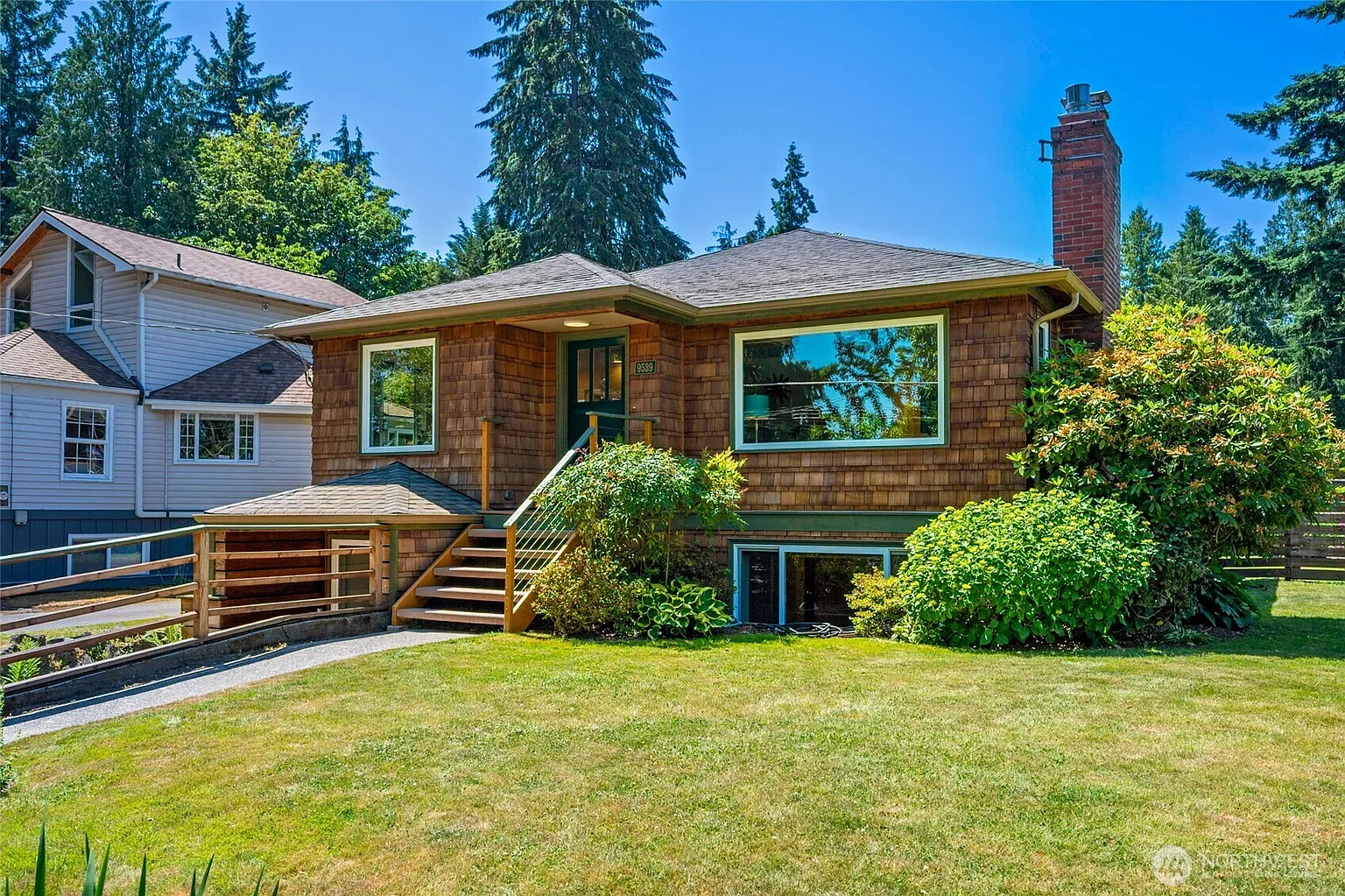9539 49th Avenue NE photo 1
