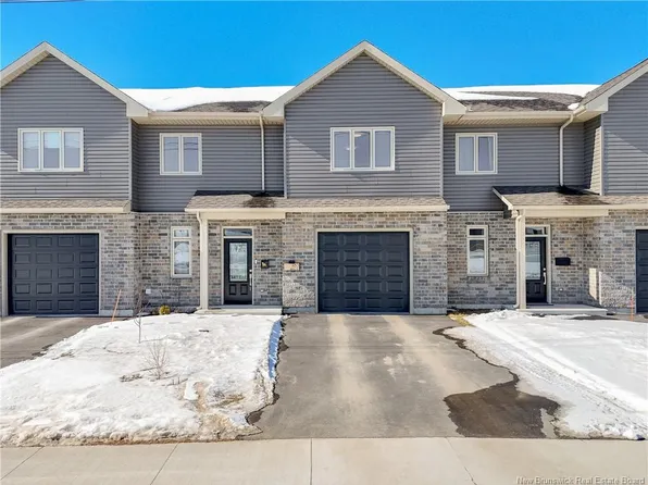 483 Neill St, Fredericton, NB E3A 2Z6