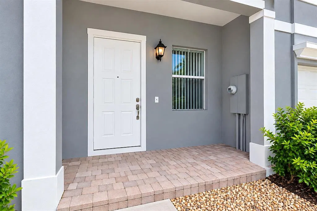 3 bed, 1701 sqft, $3,000 — Photo 3