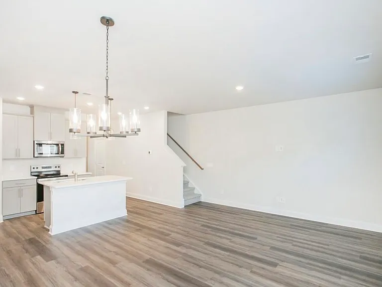 2304 Yukon Ct — Photo 12