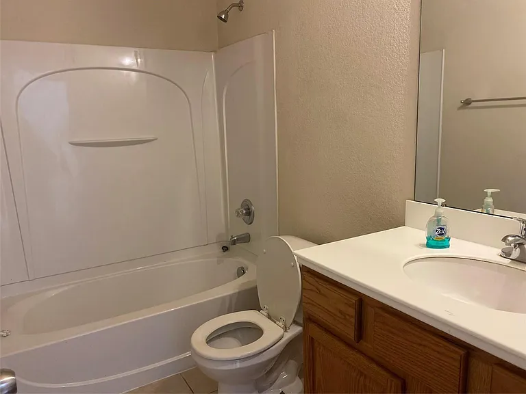 2912 Ashbrook Ln — Photo 14