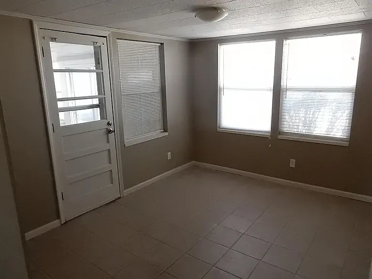 2518 W 75th Pl — Photo 14