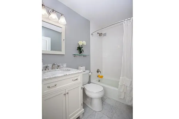 Sold by Maxwell Jacobs | media 9