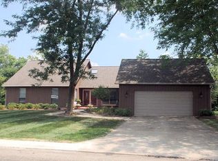 8130 Squirrel Hollow Rdg, West Chester, OH 45069
