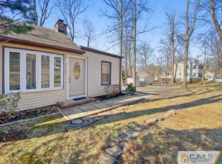 345 Top Ave, Green Brook, NJ 08812