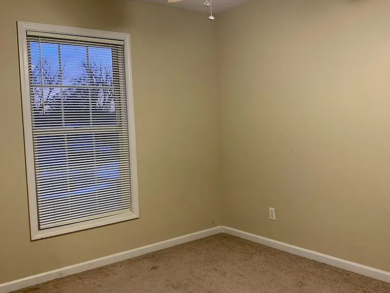 207 N Vine St — Photo 15