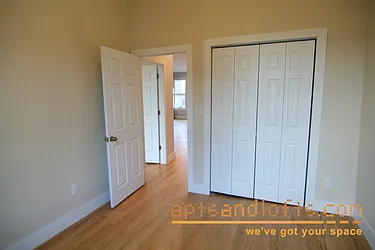 Rented by aptsandlofts.com