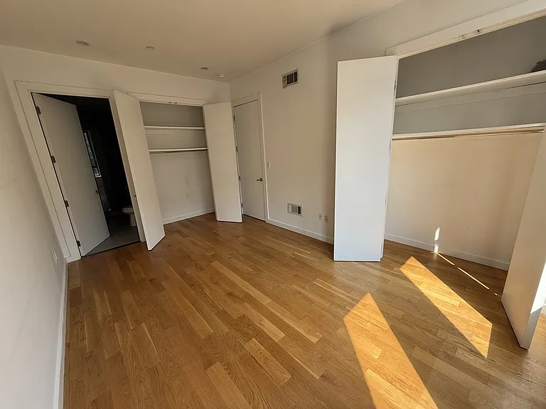 227 Grand St #2D — Photo 10