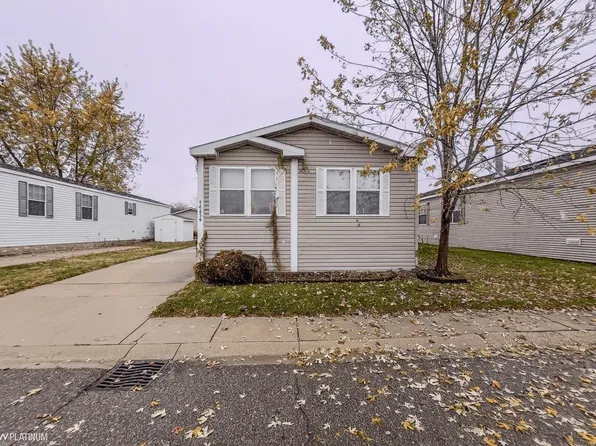 46258 Tory Dr, Macomb, MI 48044