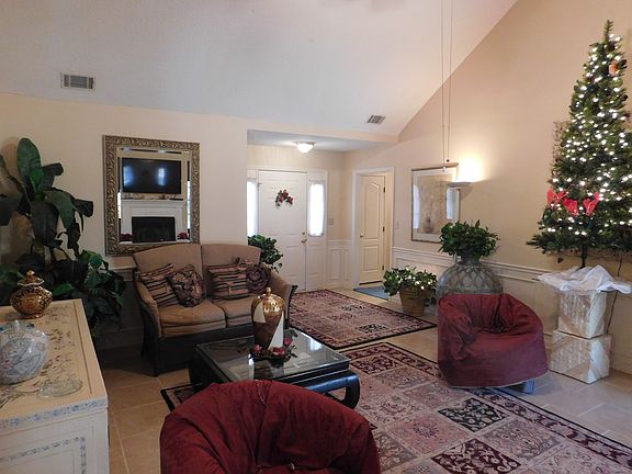 4th image of 32 Valley View Ct