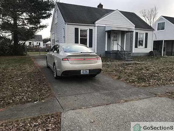 2nd image of 220 Iroquois Ave