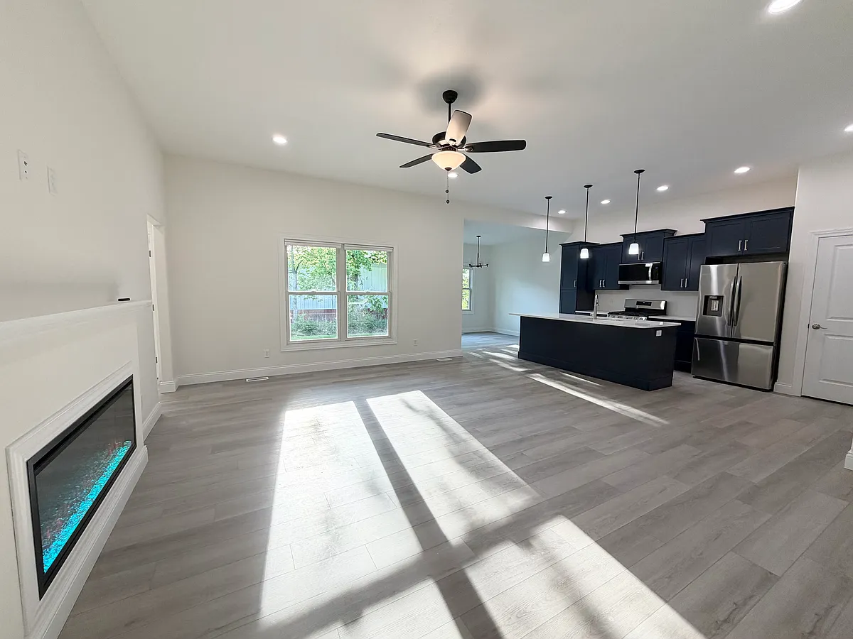 Building Photo - 1707 Ambleside Dr