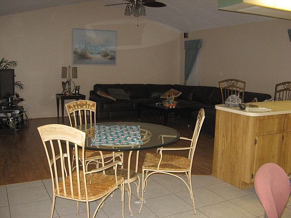 Large family room off kitchen