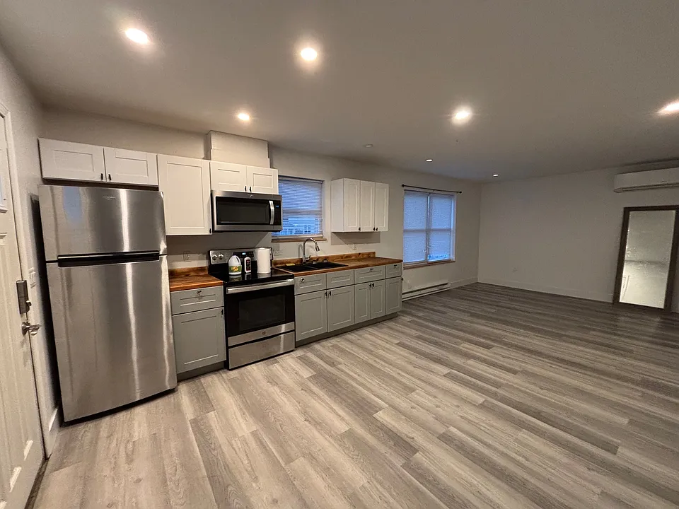 107 Center St #1
