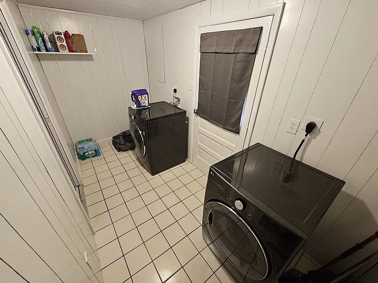 1060 Bevis Rd — Photo 12