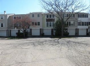 929 Cardiff Ct, Schaumburg, IL 60194