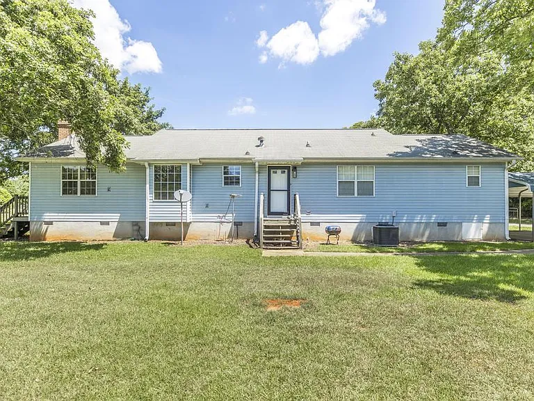 236 Blue Meadow Cir — Photo 7