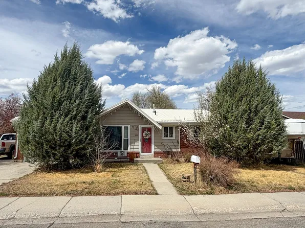 839 S 6th St, Lander, WY 82520