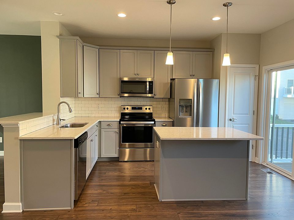 1st image of 140 Hamilton Ave NW