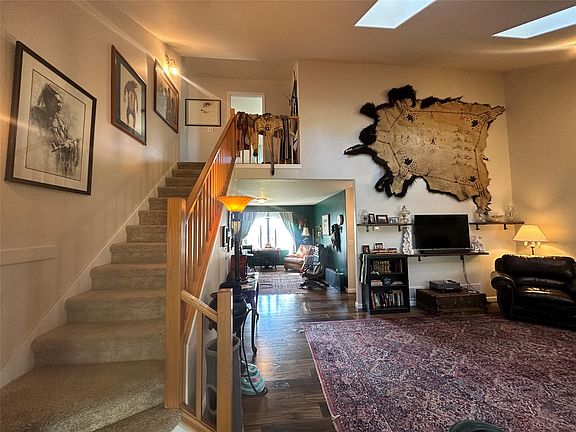 4th image of 1365 Angus Rd