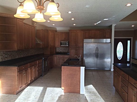 4th image of 1123 W Fawn Ct