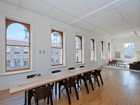 Rented by Sotheby's International Realty | media 10