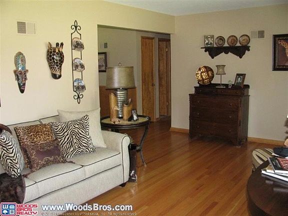 4th image of 2240 S 61st St