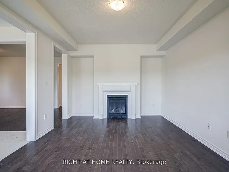96 Connell Dr — Photo 7
