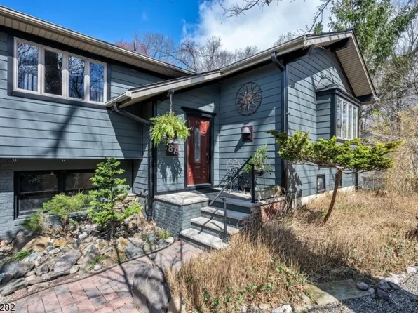 87 Buena Vista Dr, Ringwood Boro, NJ 07456