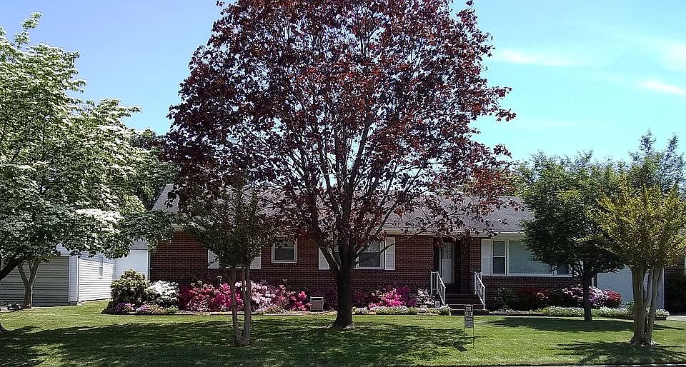 1st image of 3 Bayberry Dr