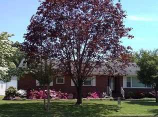 3 Bayberry Dr, Newport News, VA 23601