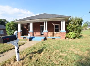 204 Sirrine St, Ninety Six, SC 29666