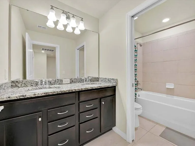 372A Pacific Ln — Photo 15