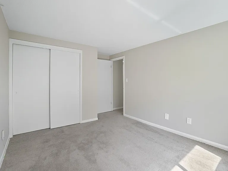 Coventry Court Townhomes — Photo 13