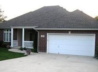 17893 157th St, Basehor, KS 66007