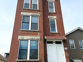 2630 S Lowe Ave, Chicago, IL