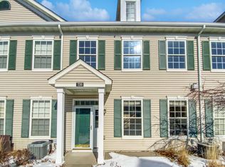 720 Providence Dr, Shakopee, MN 55379