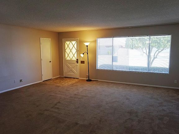 4th image of 681 Palomar Dr