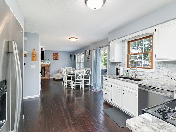 5th image of 46 Ventnor Ave