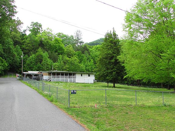 3rd image of 145 Hillrise Dr