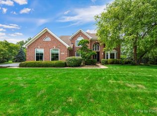 3401 Greenwood Ln, Saint Charles, IL 60175