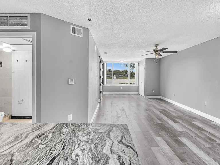 2820 Oakland Forest Dr #107 — Photo 20