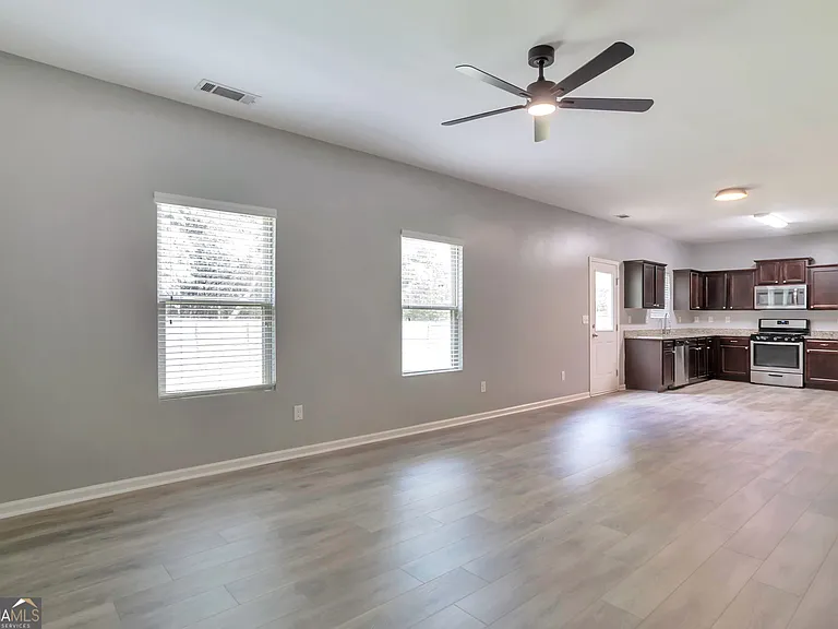 4098 Clay Ct SE — Photo 5